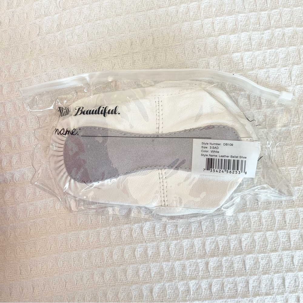 Dance Basix leather ballet shoe in white size 3.5 NWT - Picture 2 of 4